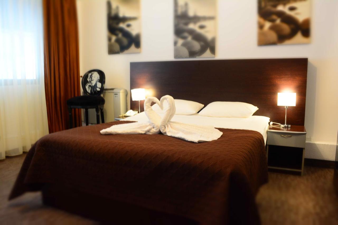 Motel Anghel Galati  Ngoại thất bức ảnh